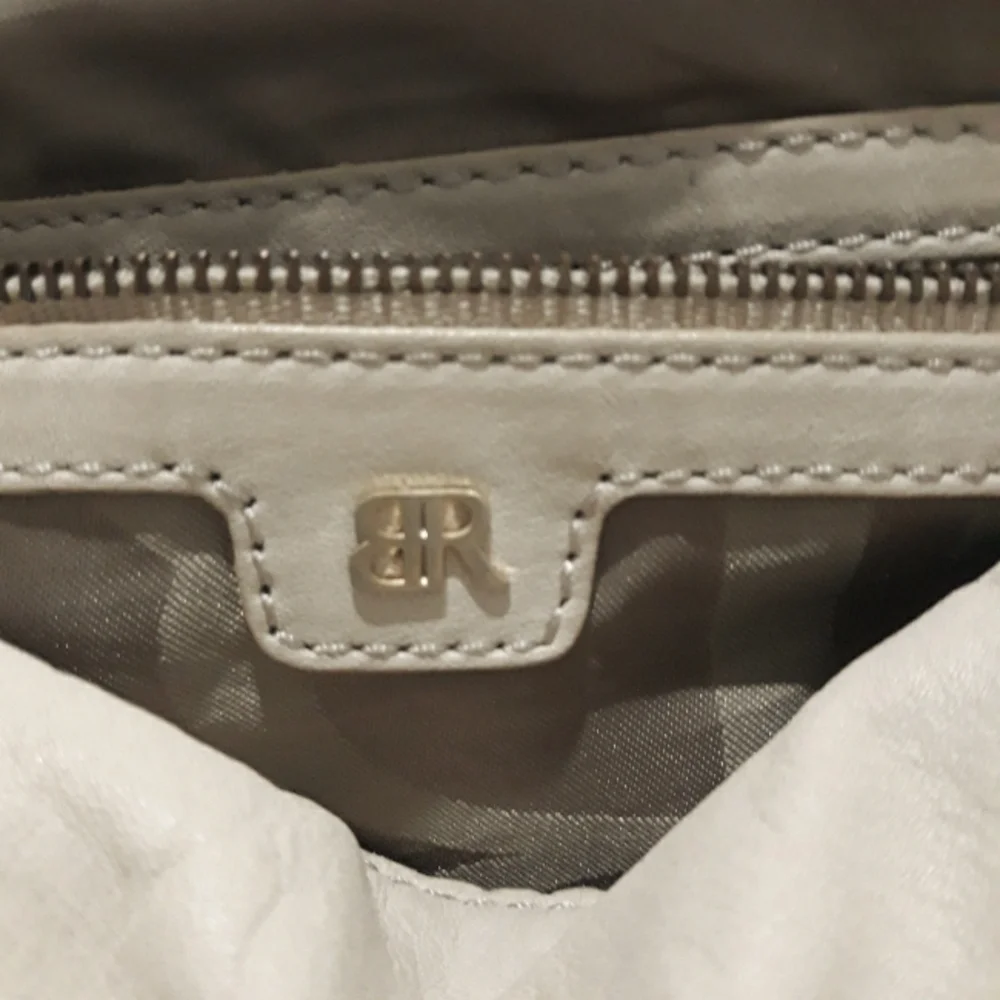 Vintage Banana Republic Cow Leather Bag Cream Women's Shoulder Bag Snap Closure